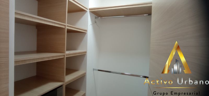 foto_104782_901271444_8137111222_ss