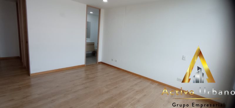 foto_104782_901271444_8154259131_ss