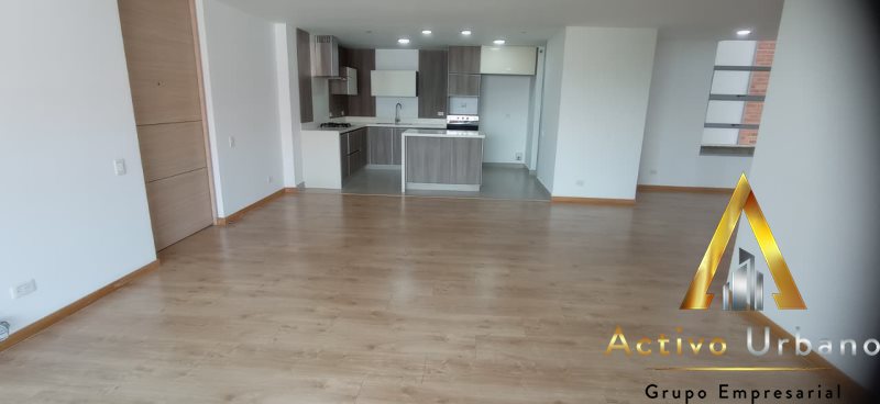 foto_104782_901271444_8187166357_ss