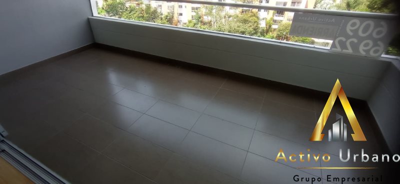 foto_104782_901271444_8198976380_ss