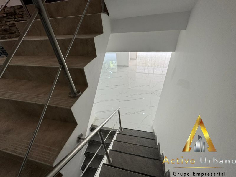 foto_104782_901271444_8214572085_ss