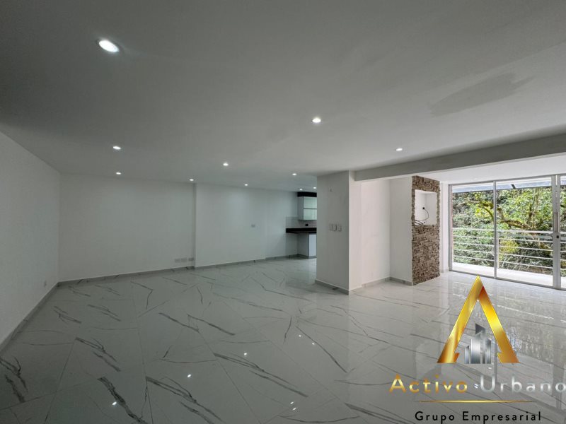 foto_104782_901271444_8255297047_ss