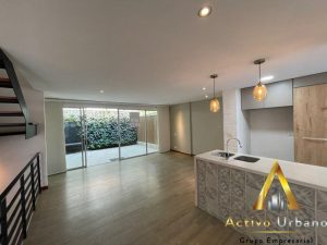 foto_104782_901271444_8263442202_ss