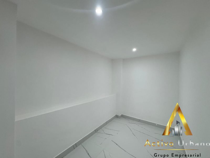 foto_104782_901271444_8274031247_ss