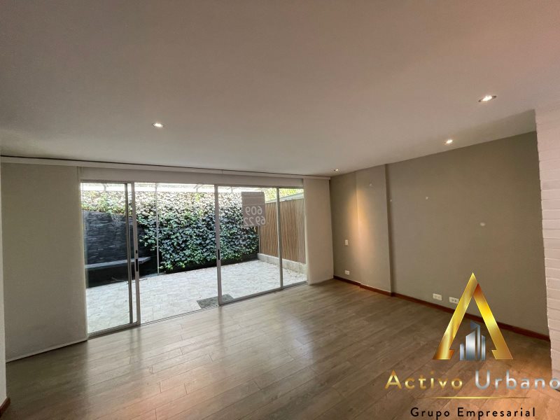 foto_104782_901271444_8294447083_ss