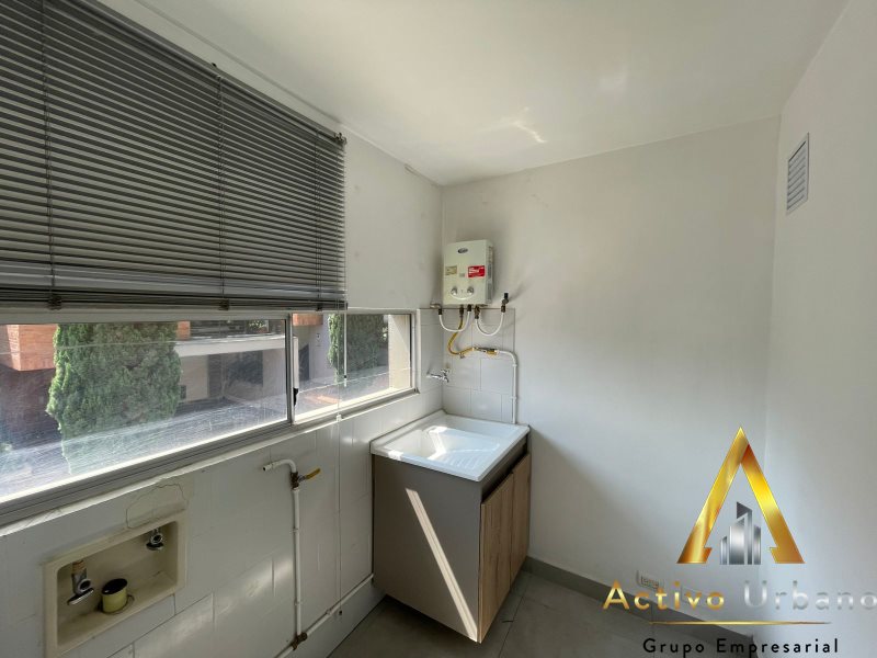 foto_104782_901271444_8315771294_ss