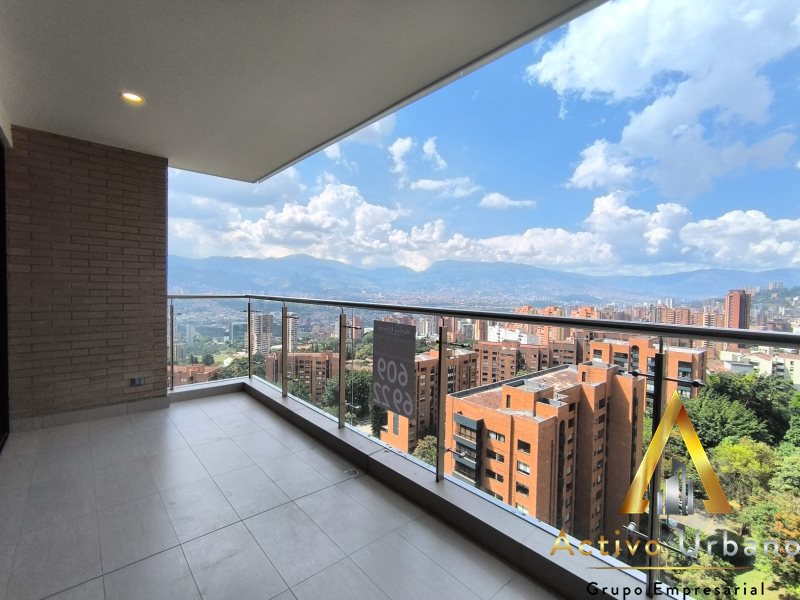 foto_104782_901271444_8319577904_ss