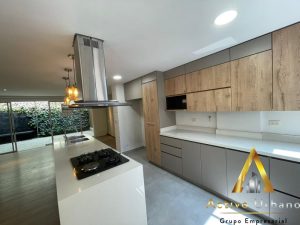 foto_104782_901271444_8325252018_ss