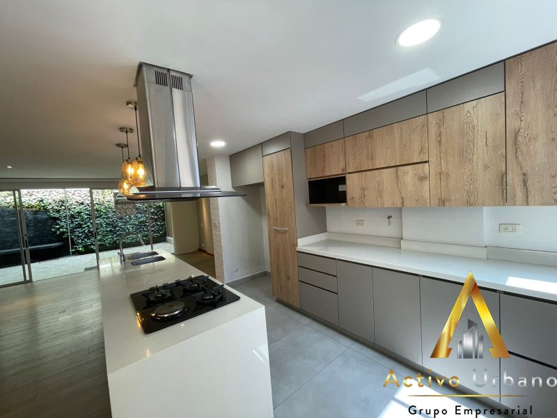 foto_104782_901271444_8325252018_ss