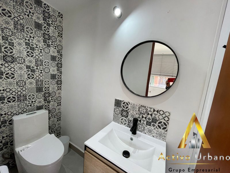 foto_104782_901271444_8325540129_ss