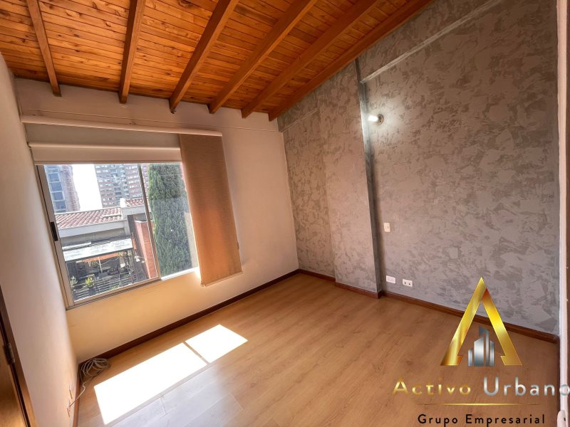 foto_104782_901271444_8338628106_ss