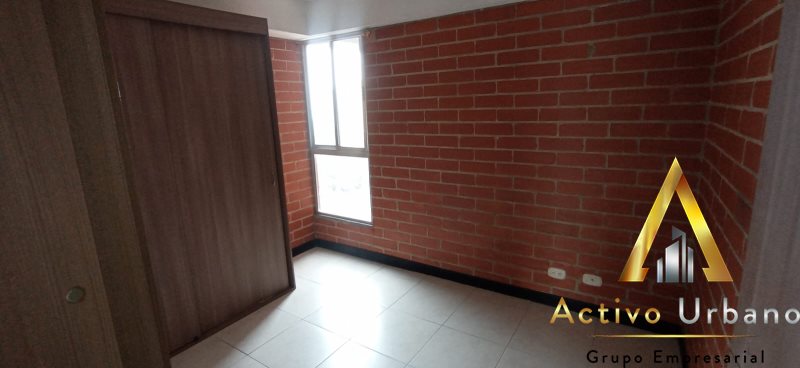 foto_104782_901271444_8360229238_ss