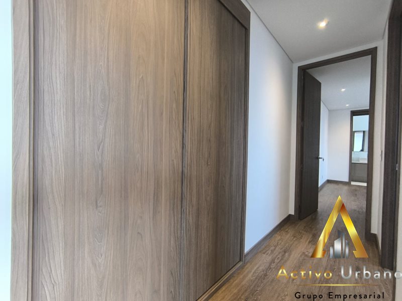 foto_104782_901271444_8372329107_ss