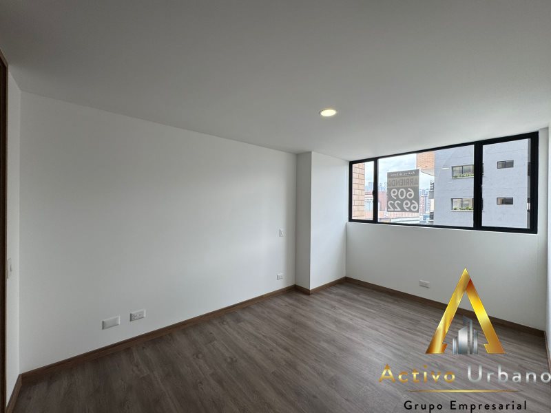 foto_104782_901271444_8375291891_ss