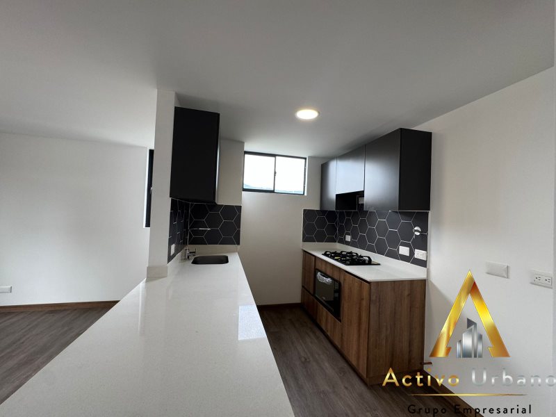 foto_104782_901271444_8388485281_ss