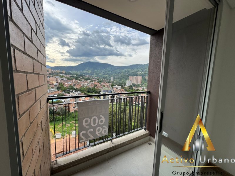 foto_104782_901271444_8501275291_ss