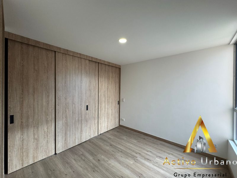 foto_104782_901271444_8521143742_ss