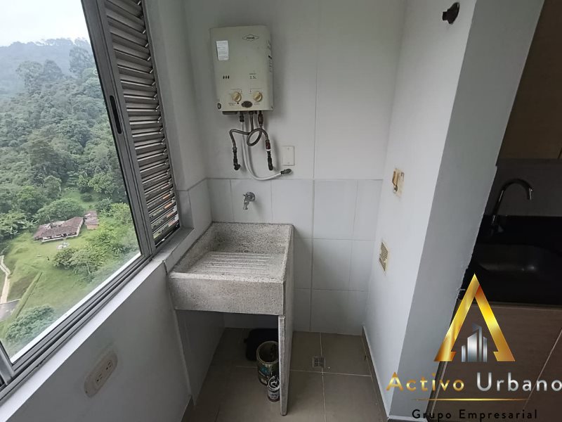 foto_104782_901271444_8522915893_ss