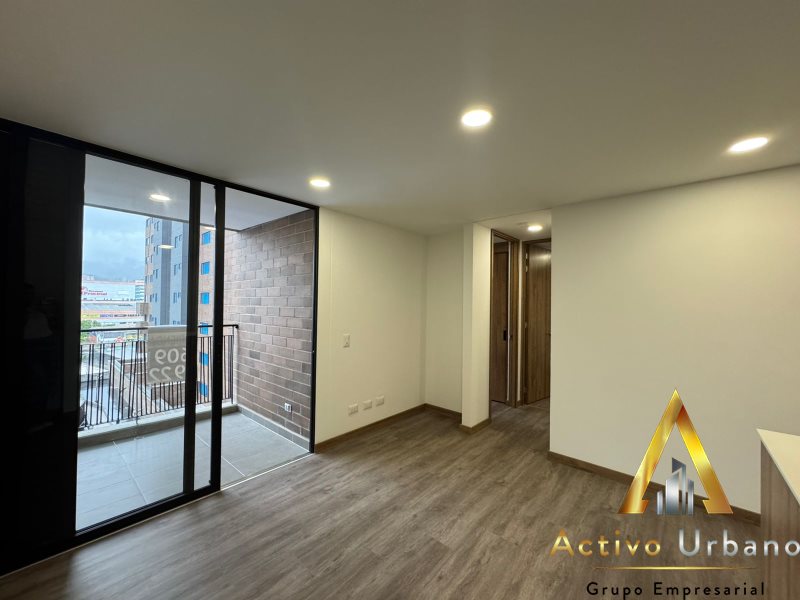 foto_104782_901271444_8613307866_ss