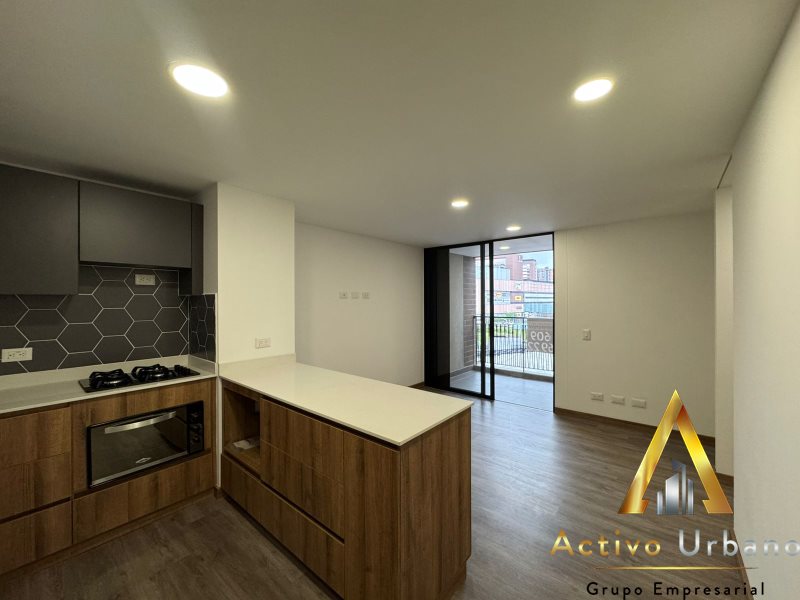 foto_104782_901271444_8613329343_ss