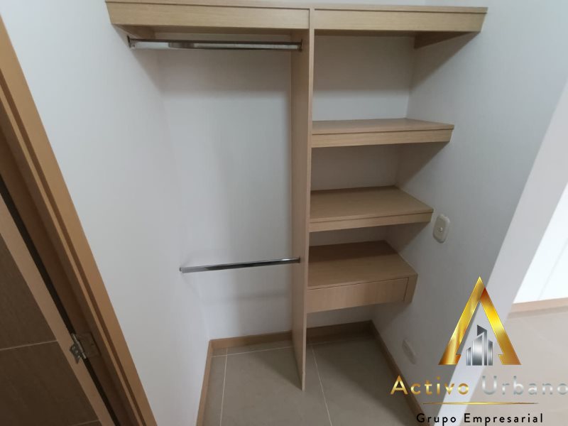 foto_104782_901271444_8613408885_ss