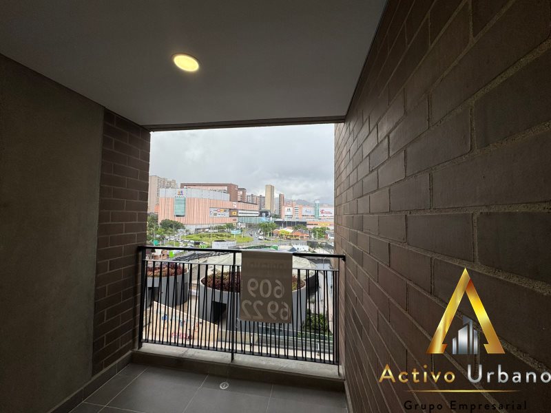 foto_104782_901271444_8633393643_ss