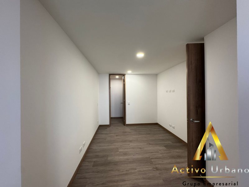 foto_104782_901271444_8650397481_ss