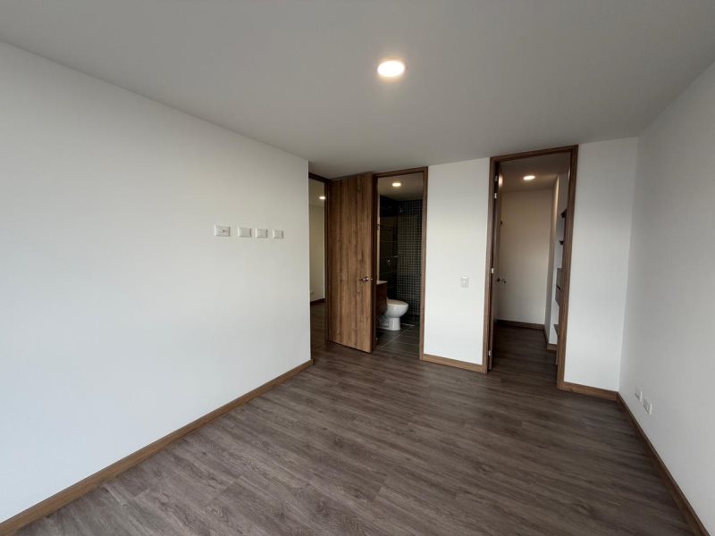 foto_104782_901271444_8676627150_ss