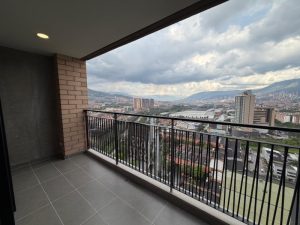 foto_104782_901271444_8679593617_ss