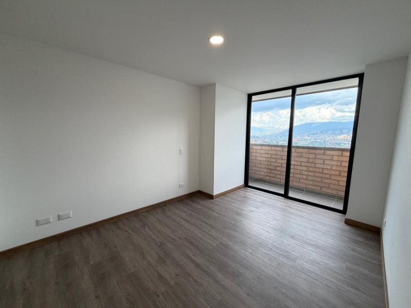 foto_104782_901271444_8709770006_ss