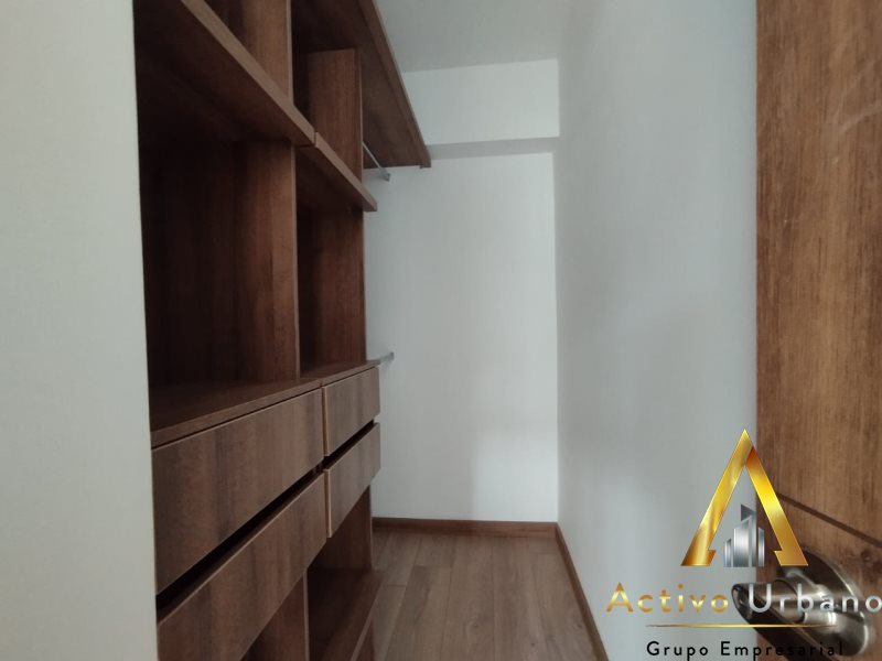 foto_104782_901271444_8766156470_ss