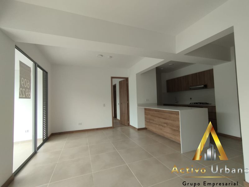 foto_104782_901271444_8788713322_ss