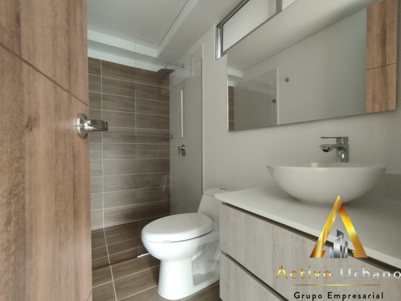 foto_104782_901271444_8809826173_ss