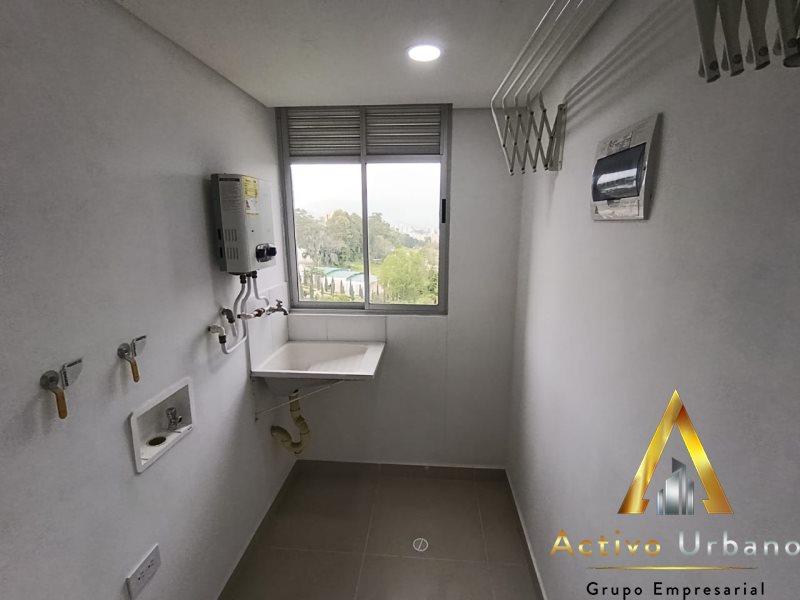 foto_104782_901271444_8813529447_ss