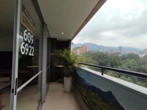 foto_104782_901271444_8842445426_ss