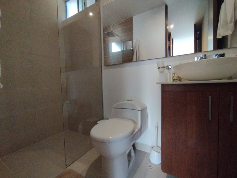 foto_104782_901271444_8846940633_ss