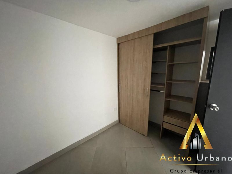 foto_104782_901271444_8857250229_ss