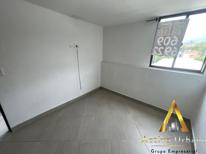 foto_104782_901271444_8872453529_ss