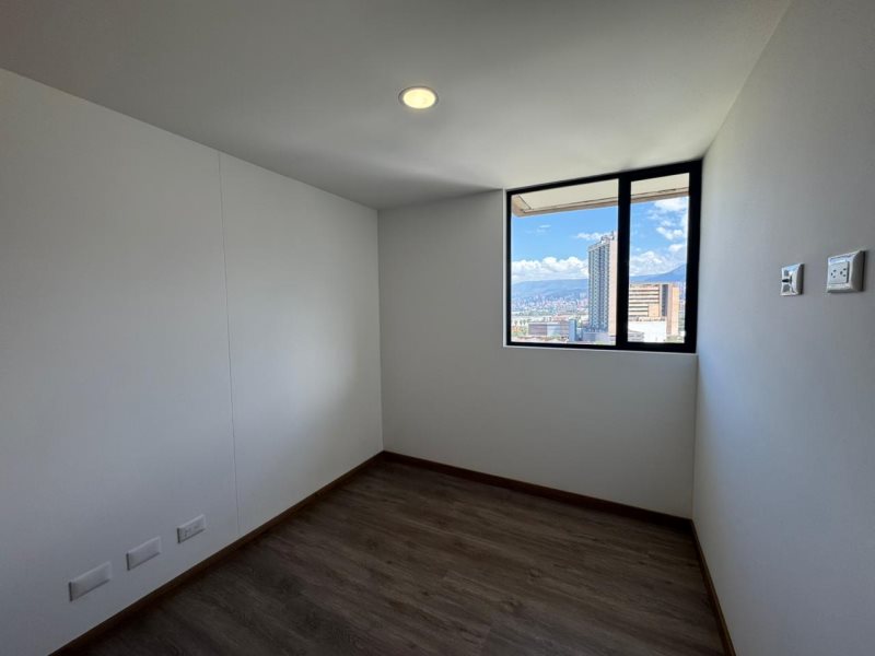 foto_104782_901271444_8893354732_ss