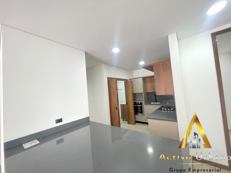 foto_104782_901271444_8929669283_ss