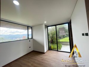 foto_104782_901271444_8959461761_ss