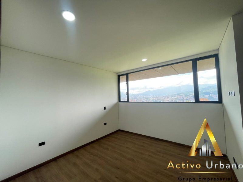 foto_104782_901271444_8992674403_ss