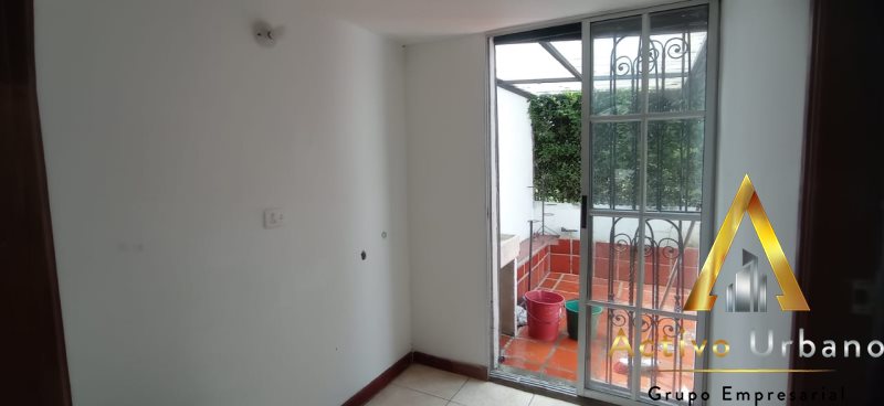 foto_104782_901271444_9158517024_ss