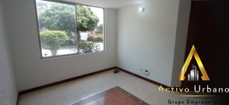 foto_104782_901271444_9178502090_ss