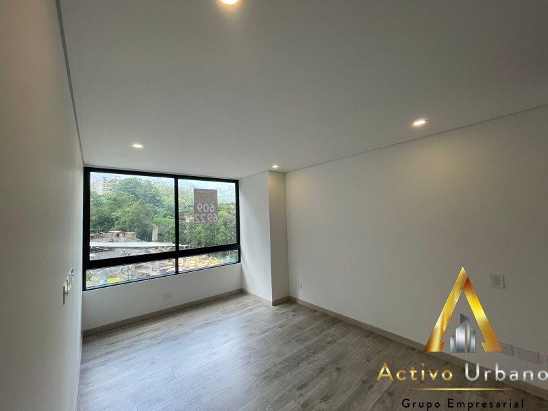 foto_104782_901271444_9208851113_ss