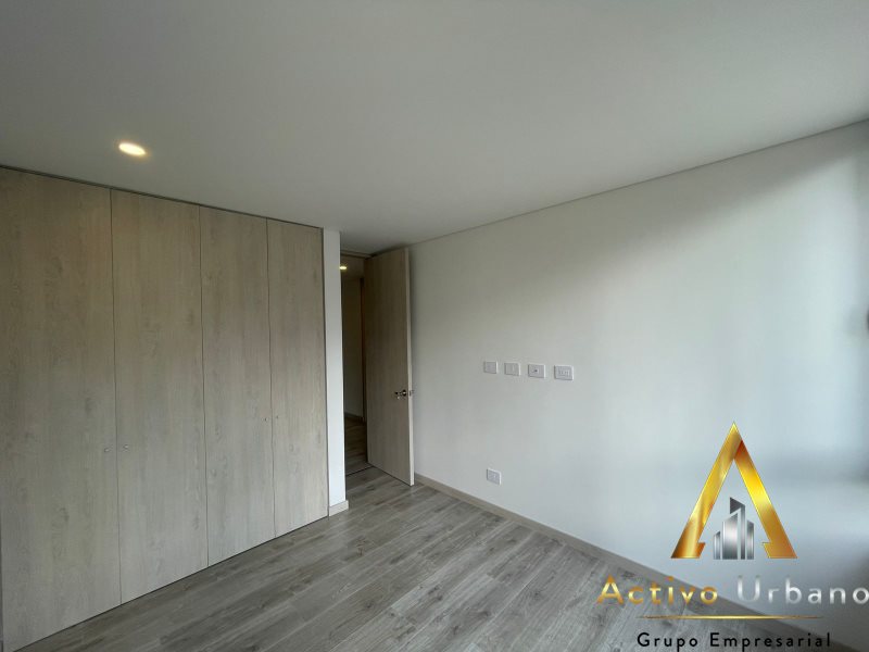 foto_104782_901271444_9220125682_ss