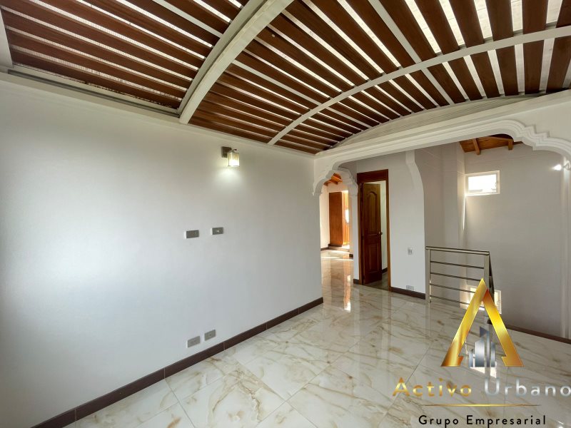 foto_104782_901271444_9362778505_ss