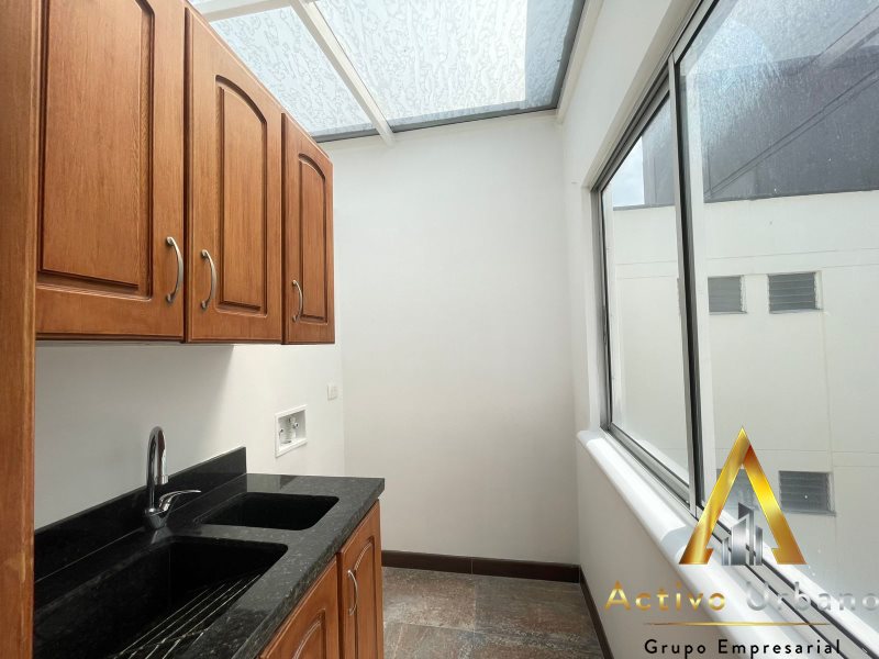 foto_104782_901271444_9379767272_ss