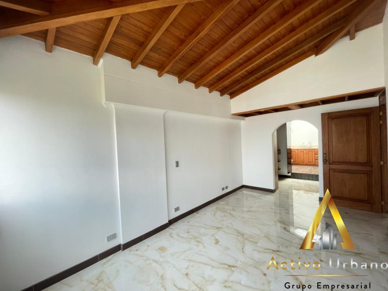 foto_104782_901271444_9385478701_ss