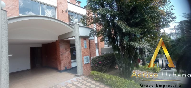 foto_104782_901271444_9515384024_ss